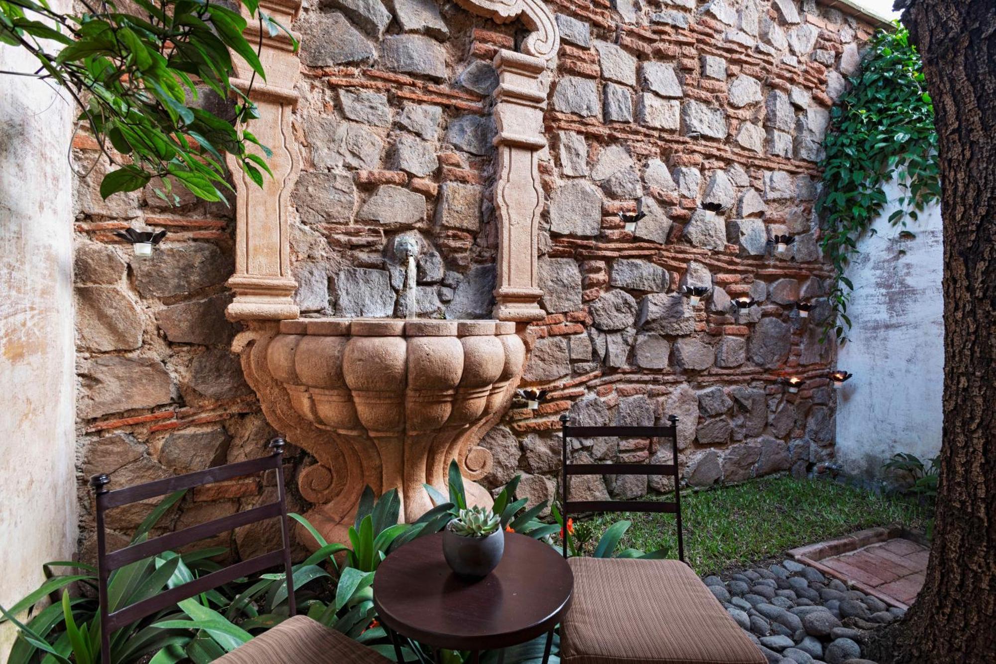 El Convento Boutique Hotel Antigua Exteriör bild